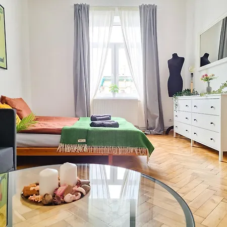 Beautiful And Spacious 69m2 For 5 Guests Next To Florian's Gate Apartment Krakow