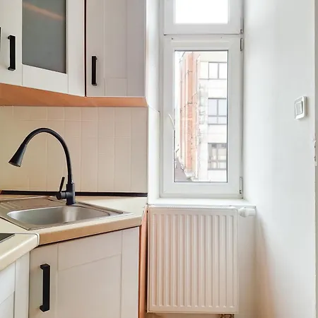 Beautiful And Spacious 69m2 For 5 Guests Next To Florian's Gate Apartamento