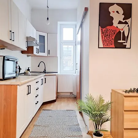 아파트 Beautiful And Spacious 69m2 For 5 Guests Next To Florian's Gate