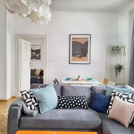 Apartment Beautiful And Spacious 69m2 For 5 Guests Next To Florian's Gate